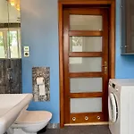 Kochanowskiego Lodz, 42m2, Wanna, Balkon, Bezplatny Parking, Netflix, Wifi, Dostep Na Kod, Manufaktura, Atlas Arena, Aquapark Fala, Expo Apartment Lodz