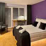 Kochanowskiego Lodz, 42m2, Wanna, Balkon, Bezplatny Parking, Netflix, Wifi, Dostep Na Kod, Manufaktura, Atlas Arena, Aquapark Fala, Expo Apartment