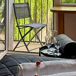 Kochanowskiego Lodz, 42m2, Wanna, Balkon, Bezplatny Parking, Netflix, Wifi, Dostep Na Kod, Manufaktura, Atlas Arena, Aquapark Fala, Expo Apartment