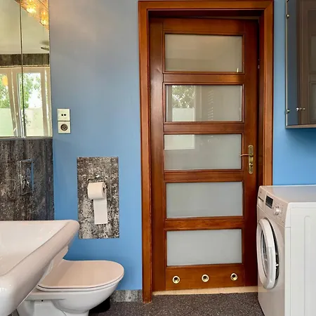 Kochanowskiego Lodz, 42m2, Wanna, Balkon, Bezplatny Parking, Netflix, Wifi, Dostep Na Kod, Manufaktura, Atlas Arena, Aquapark Fala, Expo Apartmán Lodž