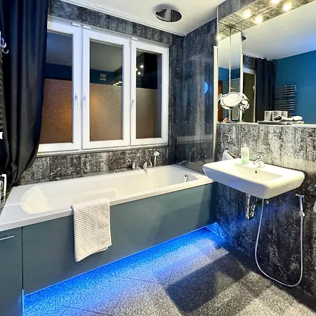 Kochanowskiego Lodz, 42m2, Wanna, Balkon, Bezplatny Parking, Netflix, Wifi, Dostep Na Kod, Manufaktura, Atlas Arena, Aquapark Fala, Expo *