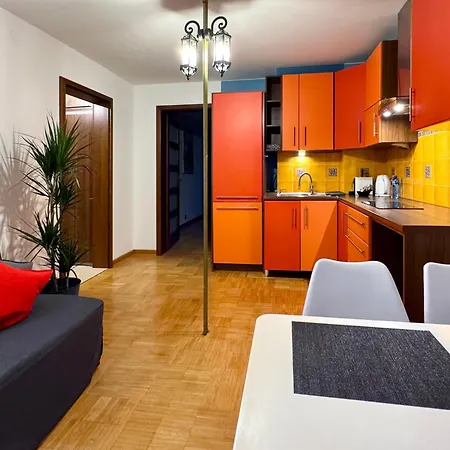 Apartmán Kochanowskiego Lodz, 42m2, Wanna, Balkon, Bezplatny Parking, Netflix, Wifi, Dostep Na Kod, Manufaktura, Atlas Arena, Aquapark Fala, Expo