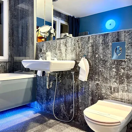 Kochanowskiego Lodz, 42m2, Wanna, Balkon, Bezplatny Parking, Netflix, Wifi, Dostep Na Kod, Manufaktura, Atlas Arena, Aquapark Fala, Expo Lodž